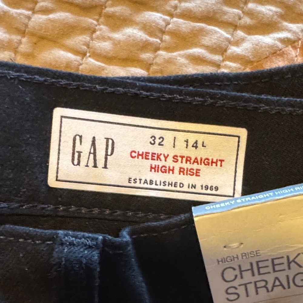 GAP Women’s Black Cheeky Straight High Rise Jeans - Picture 6 of 7